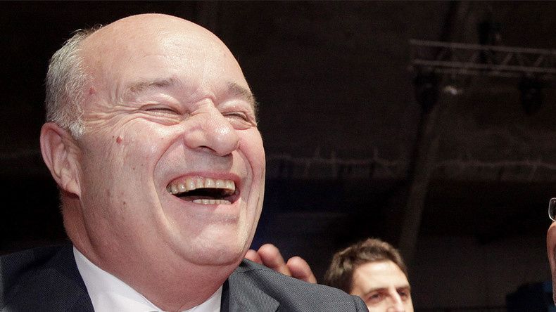 Le nouveau ministre, Jean-Michel Baylet, en pleine crise de fou rire. (c) source Reuters