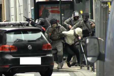 Images spectaculaires de l'arrestation de Salah Abdeslam (vidéo)