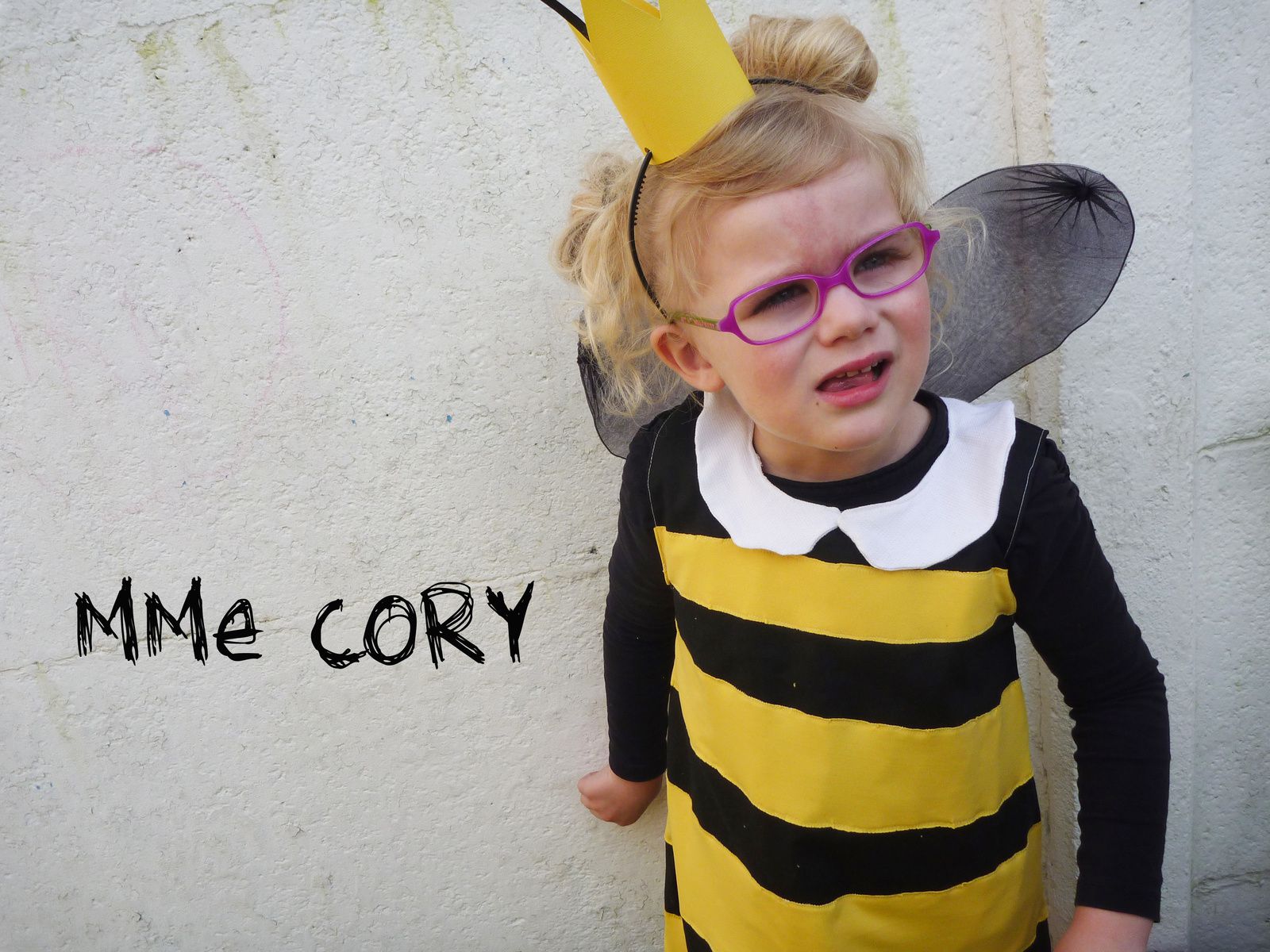 DIY: Bzzz... Un costume d'abeille pour ma Belette!!! -