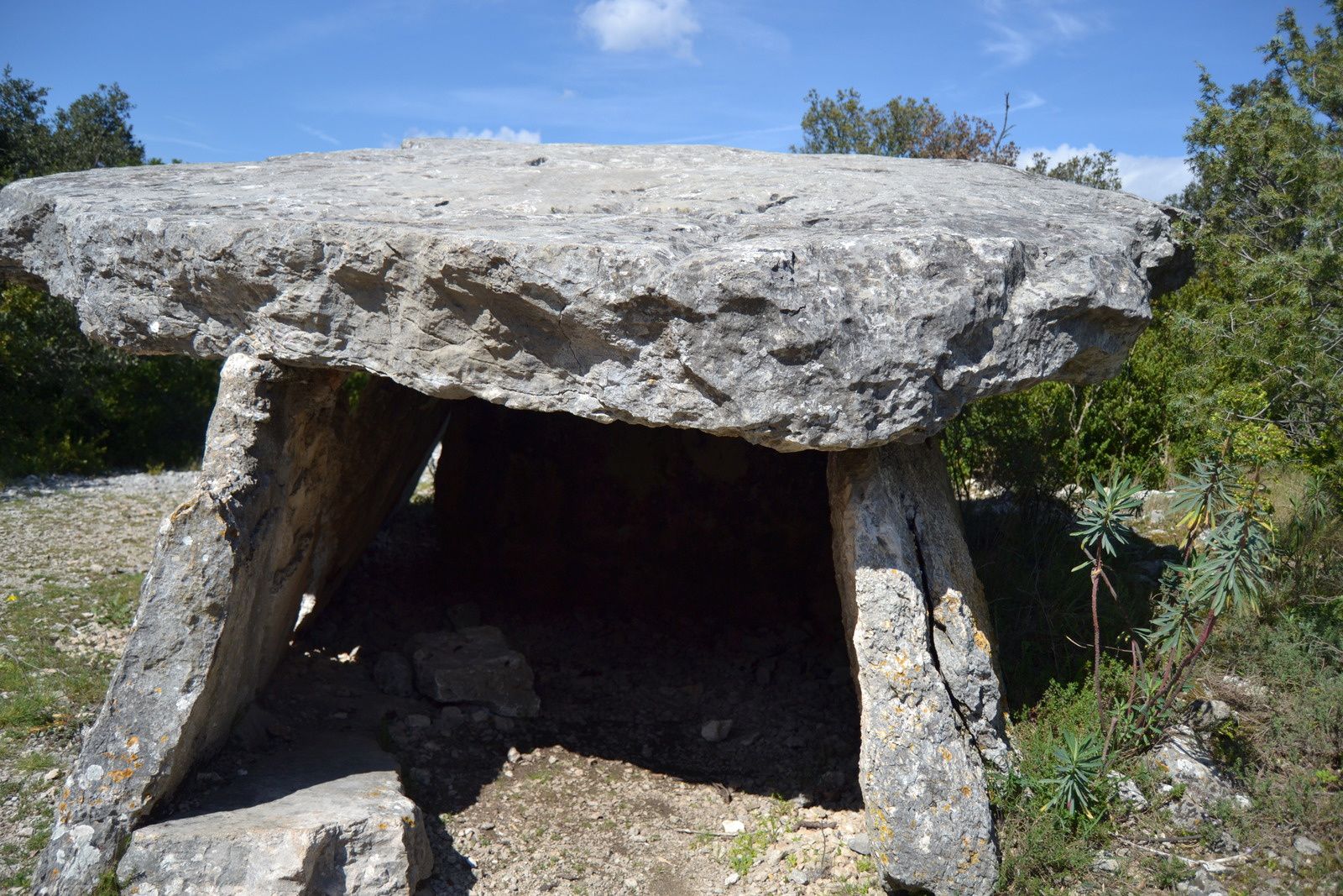 Le dolmen de Champ-Vermeil, remarquable par sa taille, un des plus grand du département (4,50 m sur 3,10 m), est un des mieux conservés. 