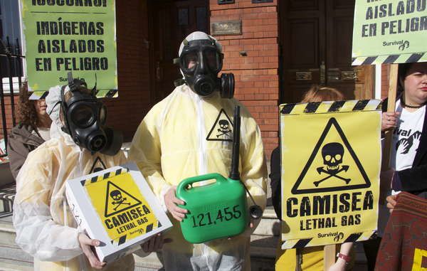 Le dimostrazioni hanno avuto luogo in tutto il mondo contro l'espansione proposta del giacimento di gas Camisea in Amazzonia peruviana.