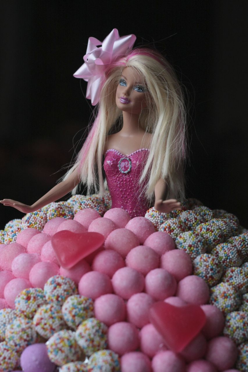 La Plus Belle Barbie Du Monde Entier