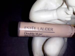 se jouer des cernes estee lauder