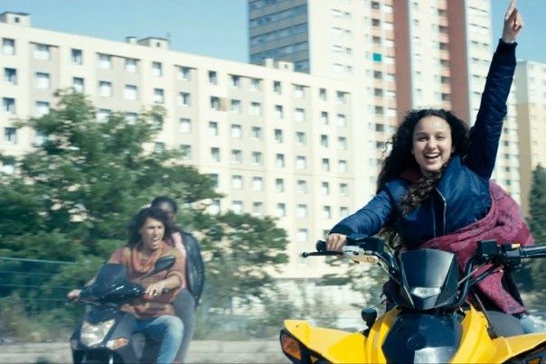 Présenté à la Quinzaine et ovationné, “Divines” est un film divin. Du cinéma féministe et explosif.