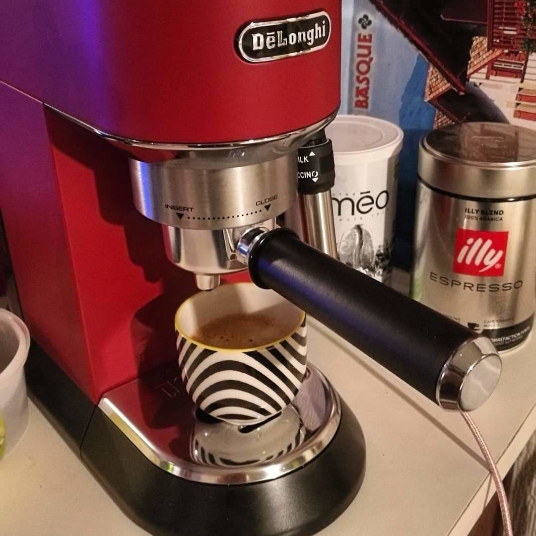 Machine à café moulu Dedica EC695.M DELONGHI à Prix Carrefour