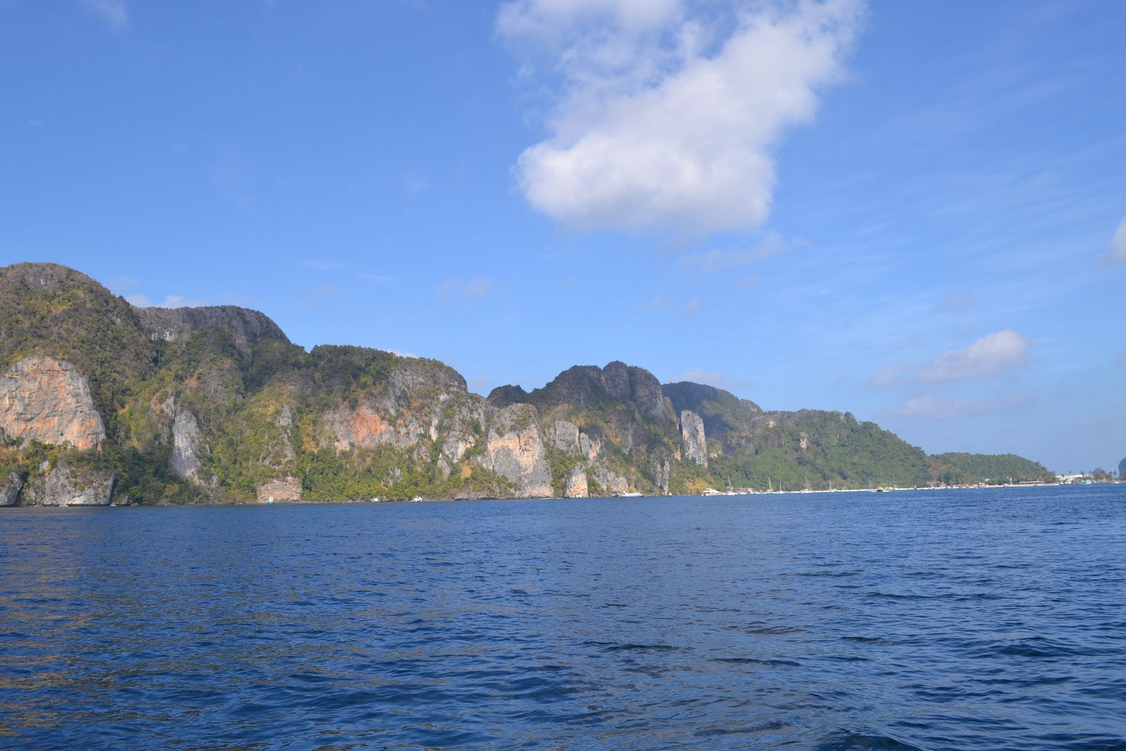 Grand N importe Quoi Koh Lanta Ko Phi Phi, l'île du snorkeling et du grand n'importe quoi - Le blog d'une  néo-bordelaise