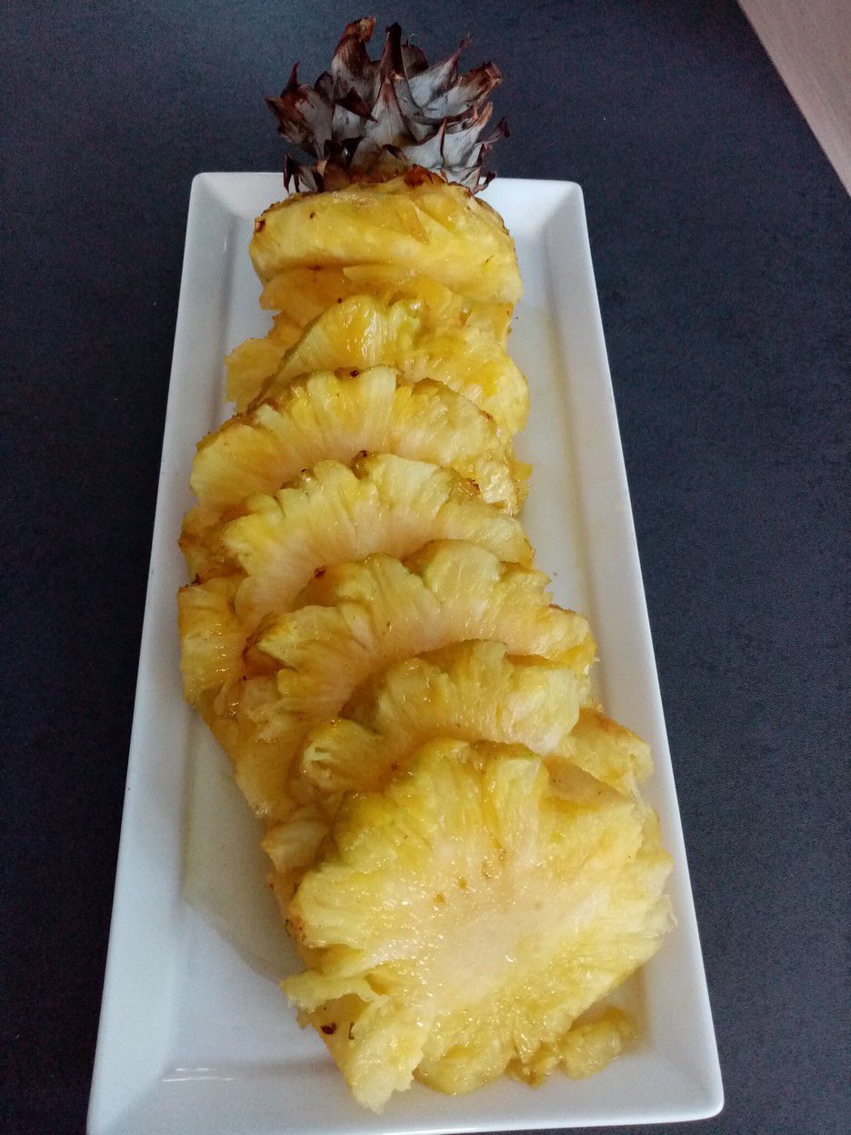 Ananas confit au four de Cyril Lignac dans tous en cuisine - Mes Meilleures  Recettes Faciles