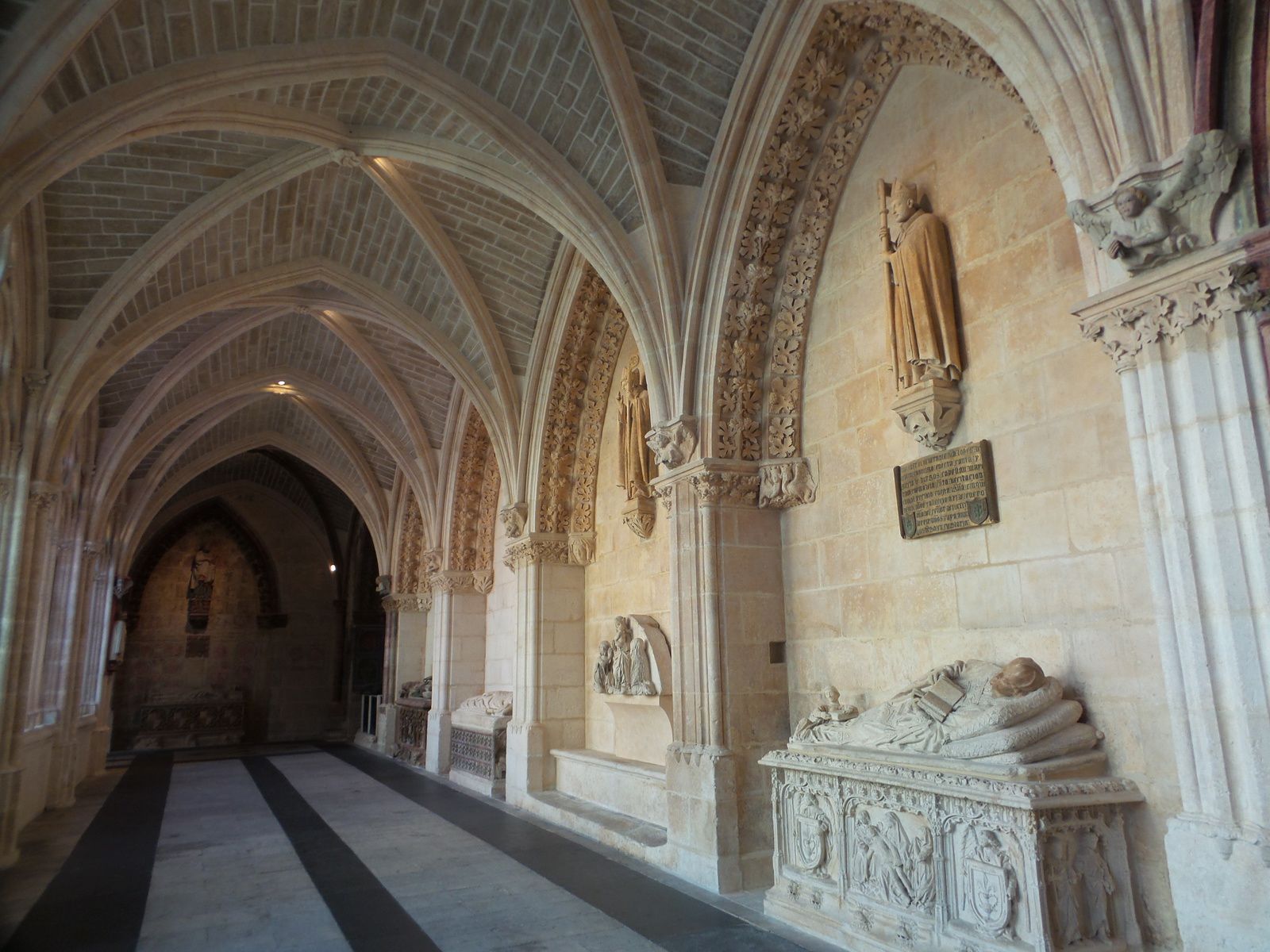 La cathédrale de Burgos mérite vraiment une visite, un vrai bijou!