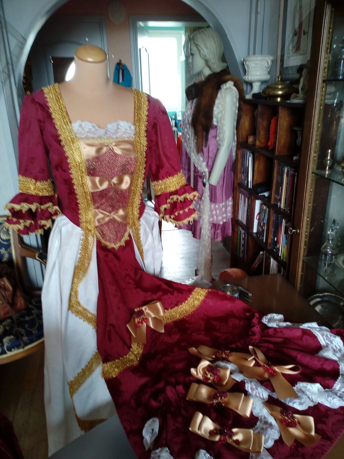 Relooking des robes pour la troupe des Babby's Doll's de Julien et Pascal Cristal