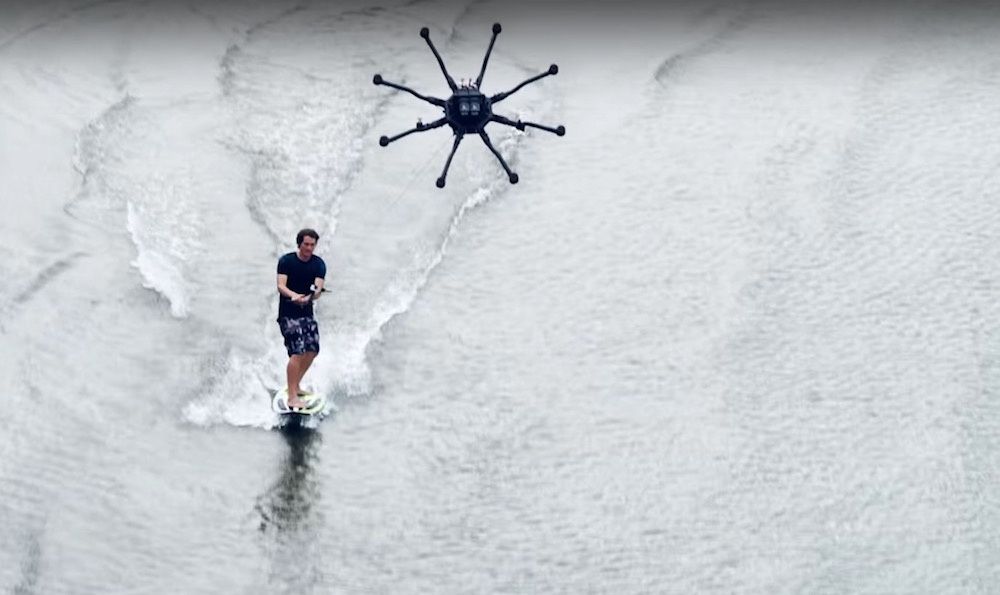LE DRONE SURFING, LA NOUVELLE TENDANCE QU’ON A SACRÉMENT ENVIE D’ESSAYER !