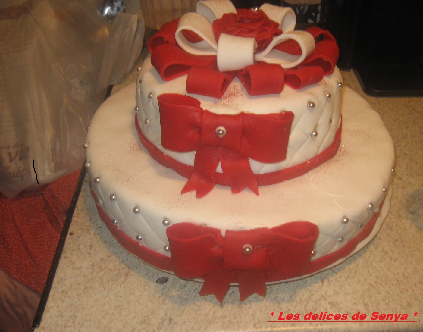 Cake Art Blanc et Rouge (chocolat et ganache chocolat blanc)