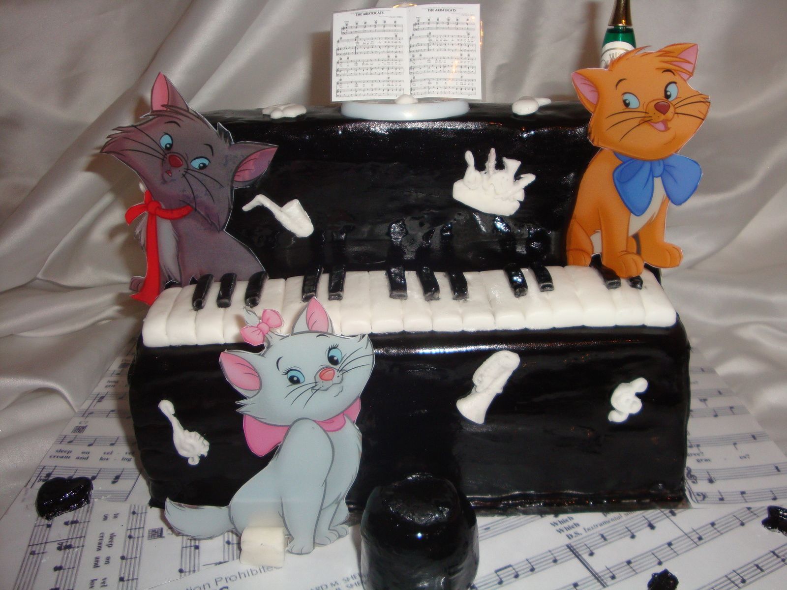 Gâteau Piano Aristochats - O delices d'Isah