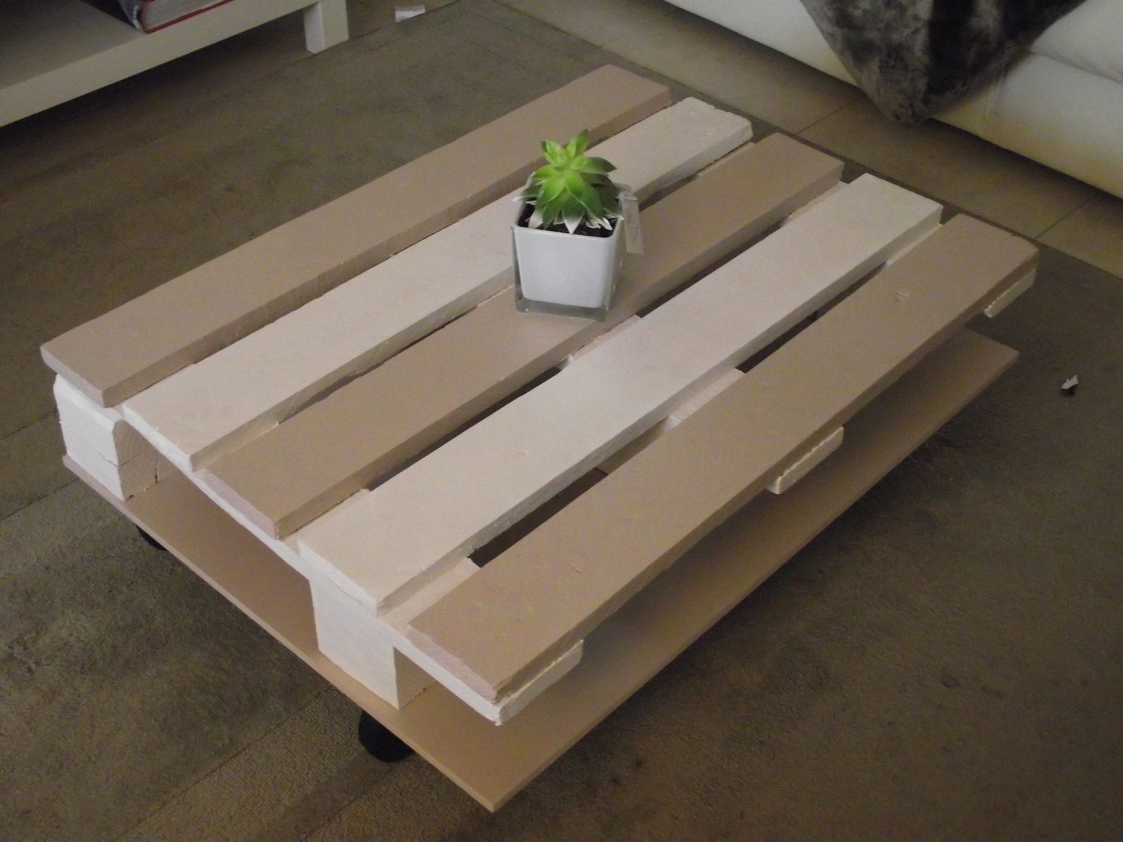 Table basse en palette Une puce dans l