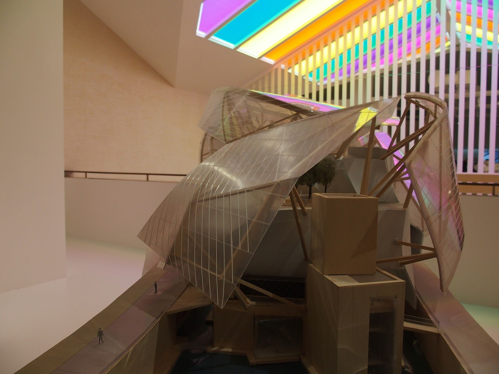 Fondation Louis Vuitton, Building in Paris by Frank Gehry - Con  l'intervento di Daniel Buren