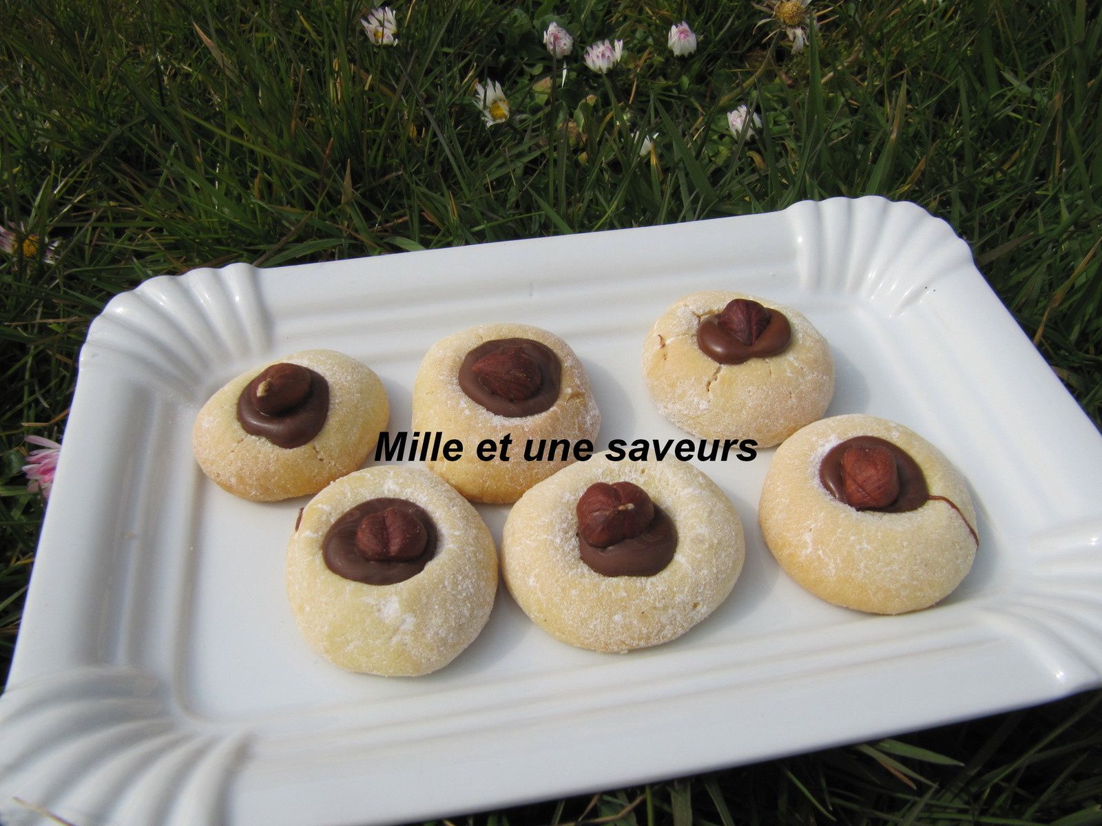 Petites bouchées fondantes avec en son milieu un petit goût de praliné noisettes