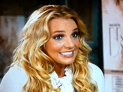 ob_b69086_britney-smile-gifkrm2.gif