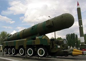 English: Medium-range ballistic missile with a...