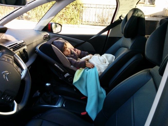 voiture pour 3 bébés