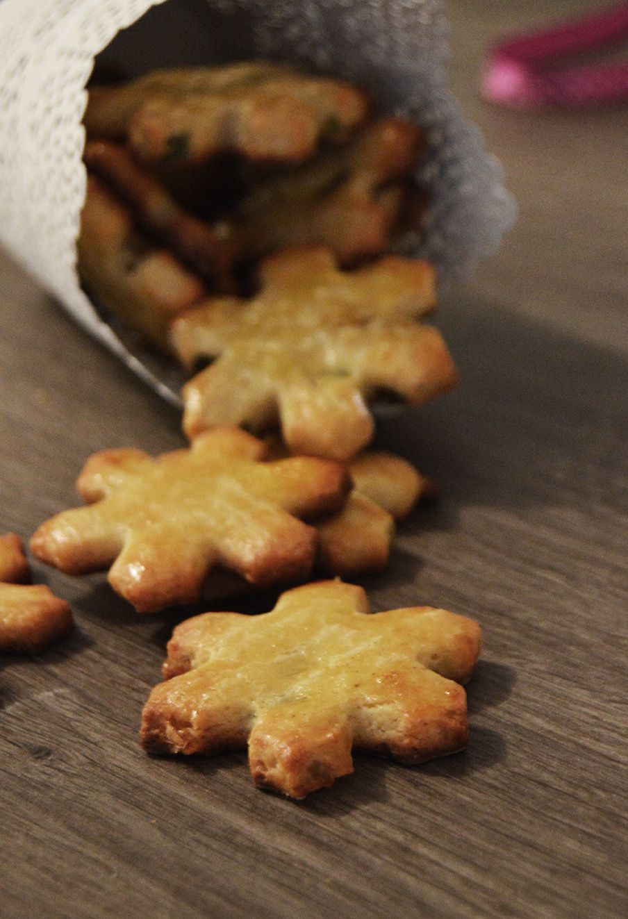 Sablés de noël aux fruits confits : angélique et citron - Fourchette et  Mascara : Blog de cuisine en Auvergne