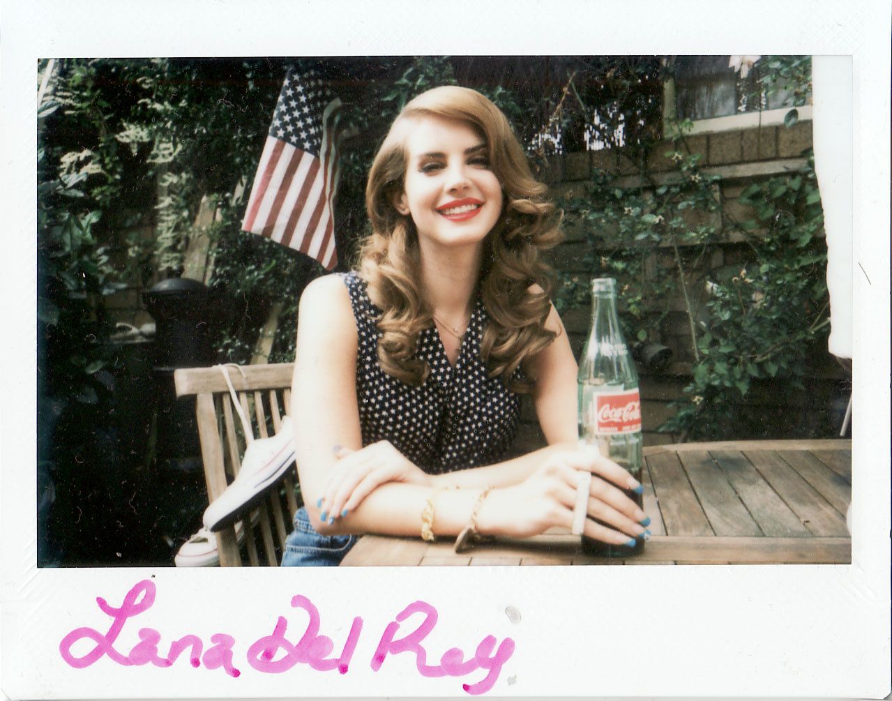 Bilderesultat for lana del rey off to the races