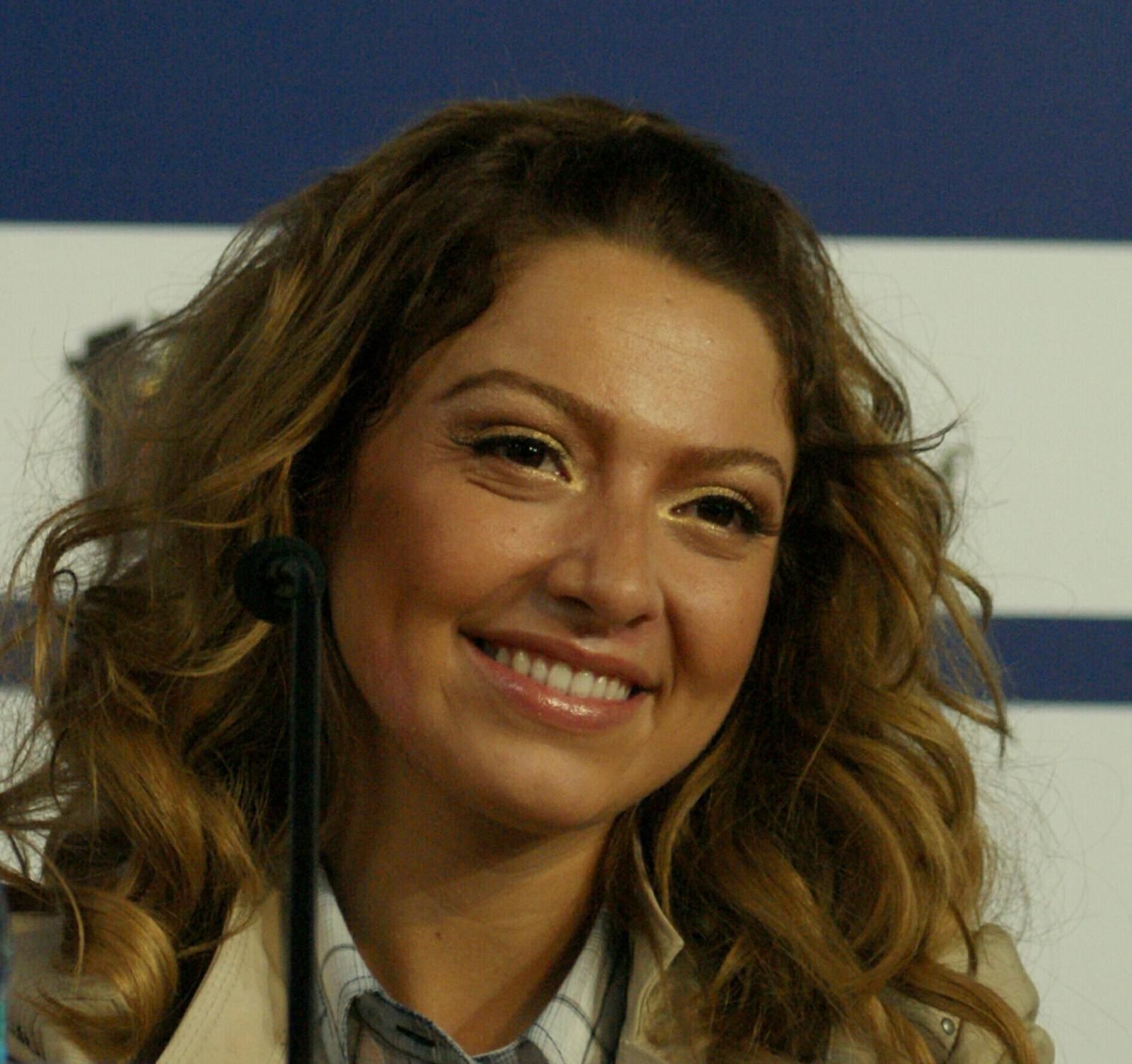Femme seule istres