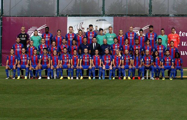 Football: La photo officielle du Barça 2016-2017, tout un symbole - La  Toile de Stéphane