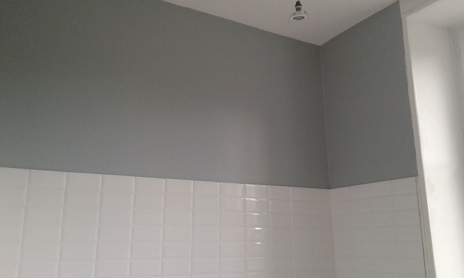 Rafraîchissement d'un salle de bain.... fin.... www ...