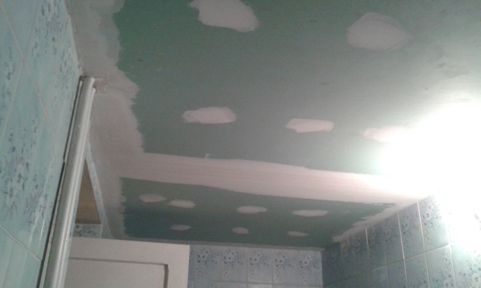 Encore une petite salle de bain....... www. maisonvendeenne.com