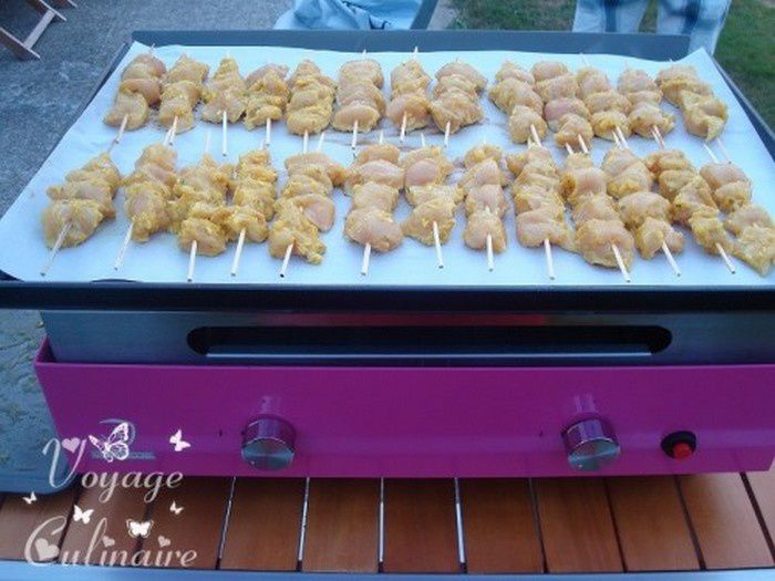 Brochettes de poulet à la tunisienne cuisson à la plancha et sa semoule au citron confit