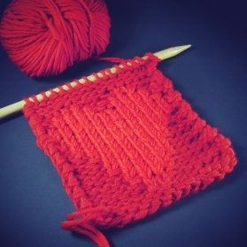 tricoter un motif coeur