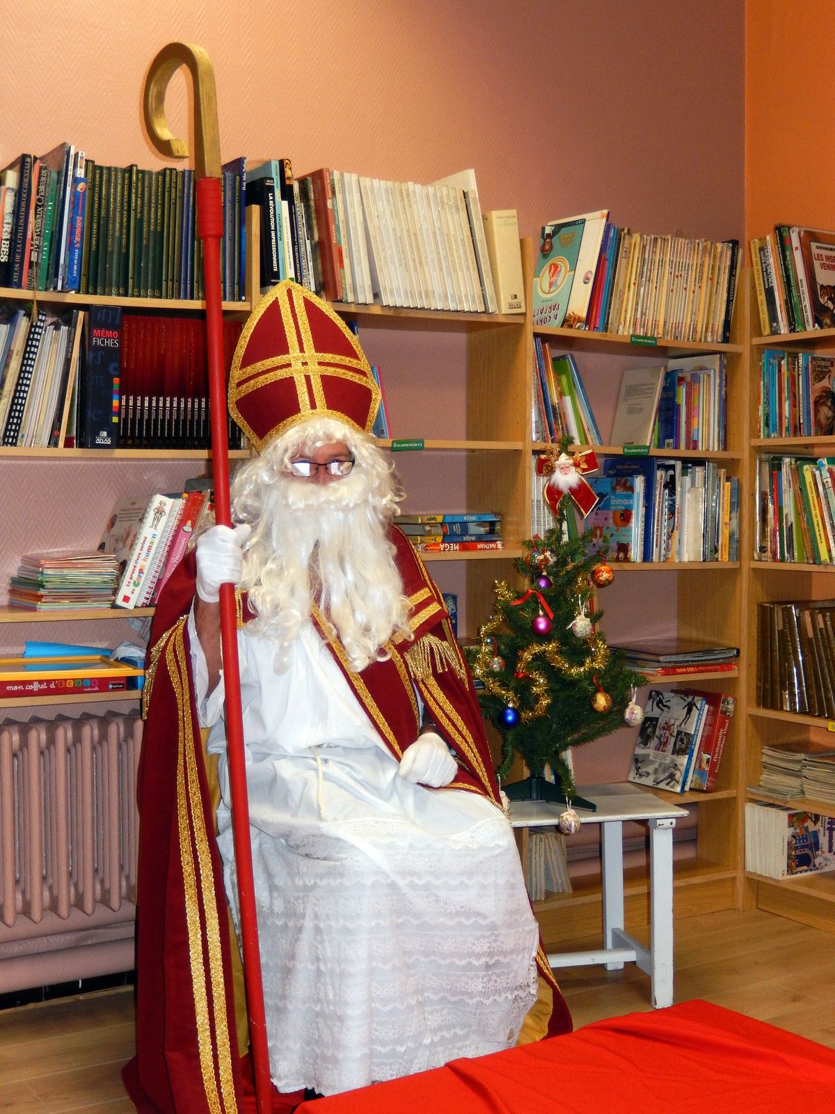 La visite de Saint Nicolas Ecole Notre Dame de Lourdes Wattrelos