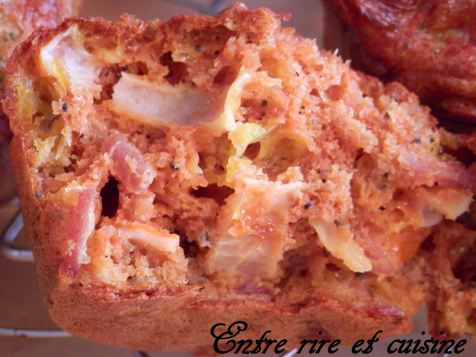 Muffins salés jambon fumé / surimi / curcuma / graines de pavot Entre