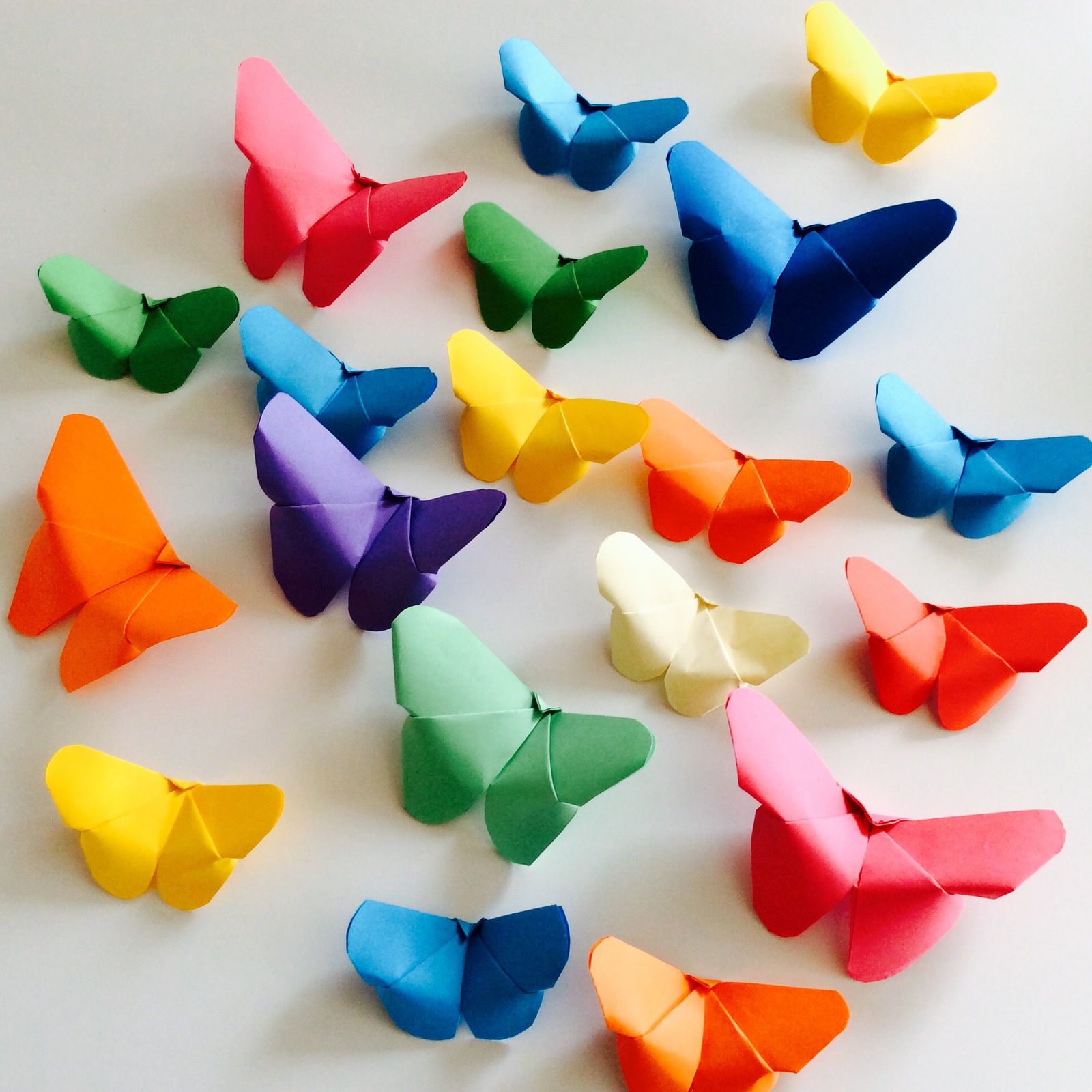 TUTO papillons en papier - Sarah Bricolette