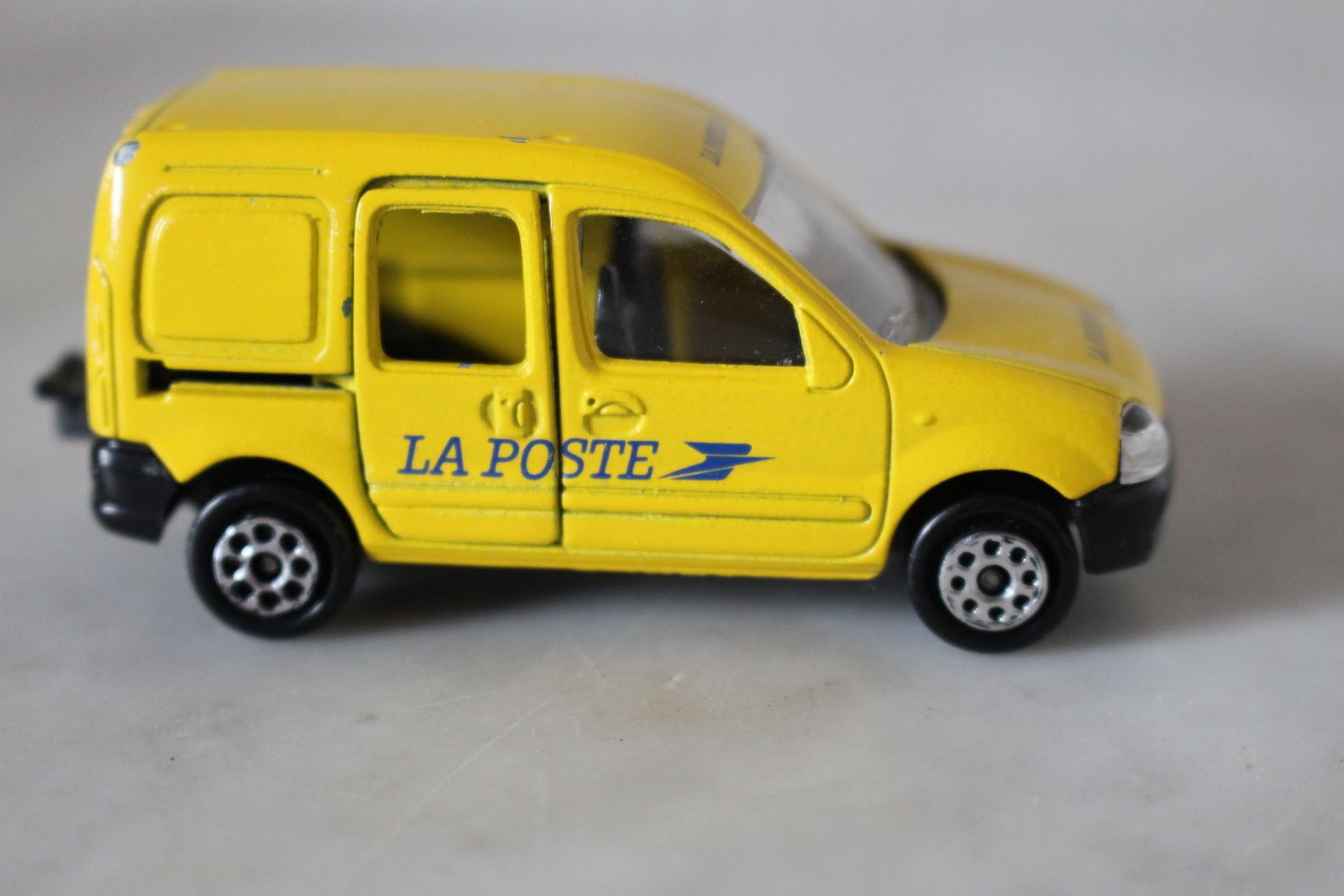 voiture miniature renault kangoo