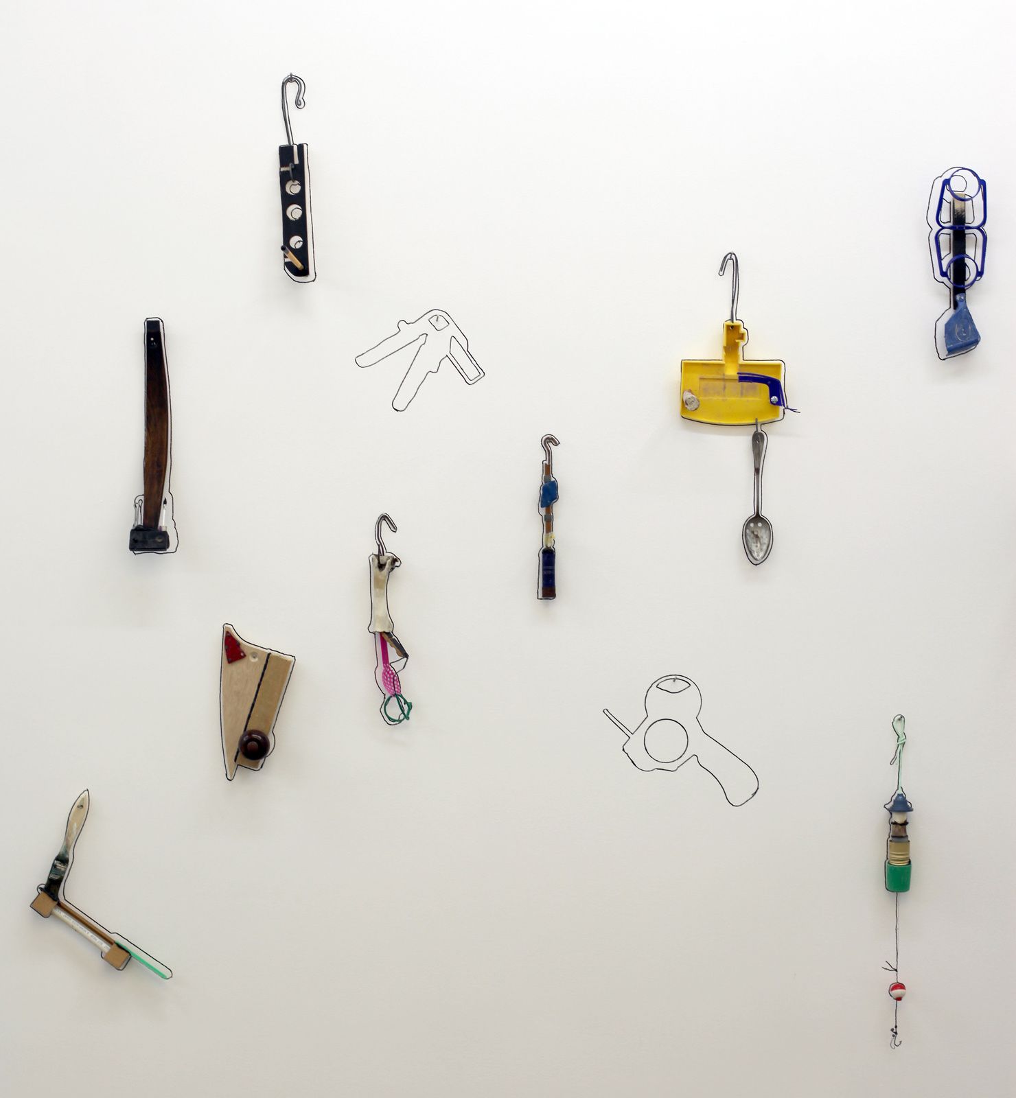 "La vie quotidienne des outils inutiles", 2015 de Jeroen Frateur - Courtesy Galerie Lily Robert © Photo Éric Simon