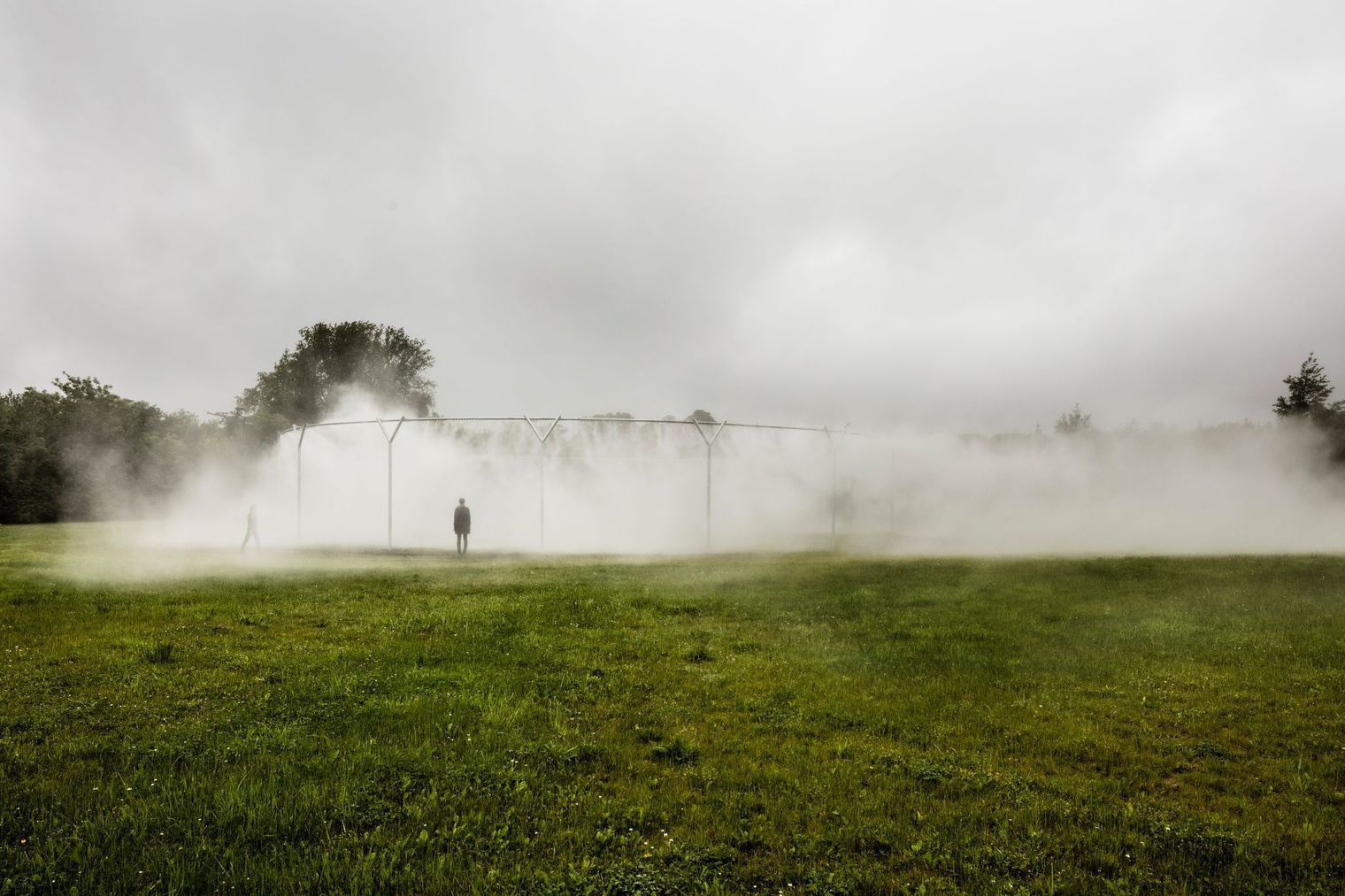 "Fog assembly", 2016 d'Olafur Eliasson. Installation au Chateau de Versailles. Photo: Anders Sune Berg - Courtesy of the artist; neugerriemschneider, Berlin; Tanya Bonakdar Gallery, New York