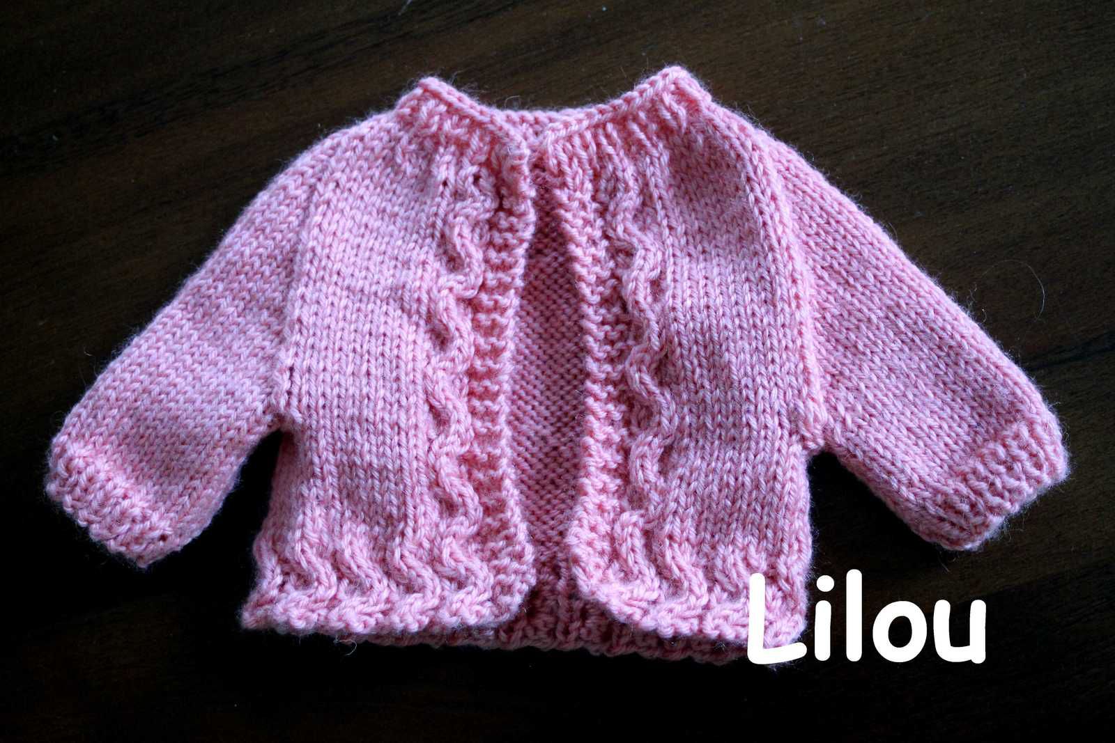 Ensemble au tricot pour poupon DIY modèle Tuto gratuit - Fils de Lilou -  tricot, crochet, dentelle, couture, broderie, tuto modele gratuit