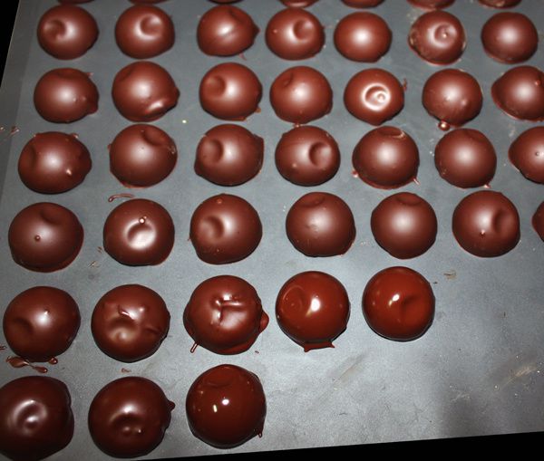 CHOCOLATS DE NOEL : LES BOULES CREME CONFISEUR - Le blog de Bernard DAUPHIN