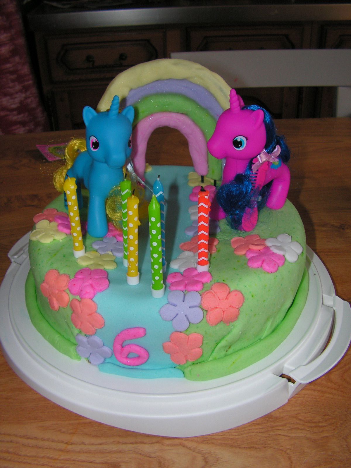 Gâteau d'anniversaire pour les 6 ans de Juliette - Le blog de kekeli