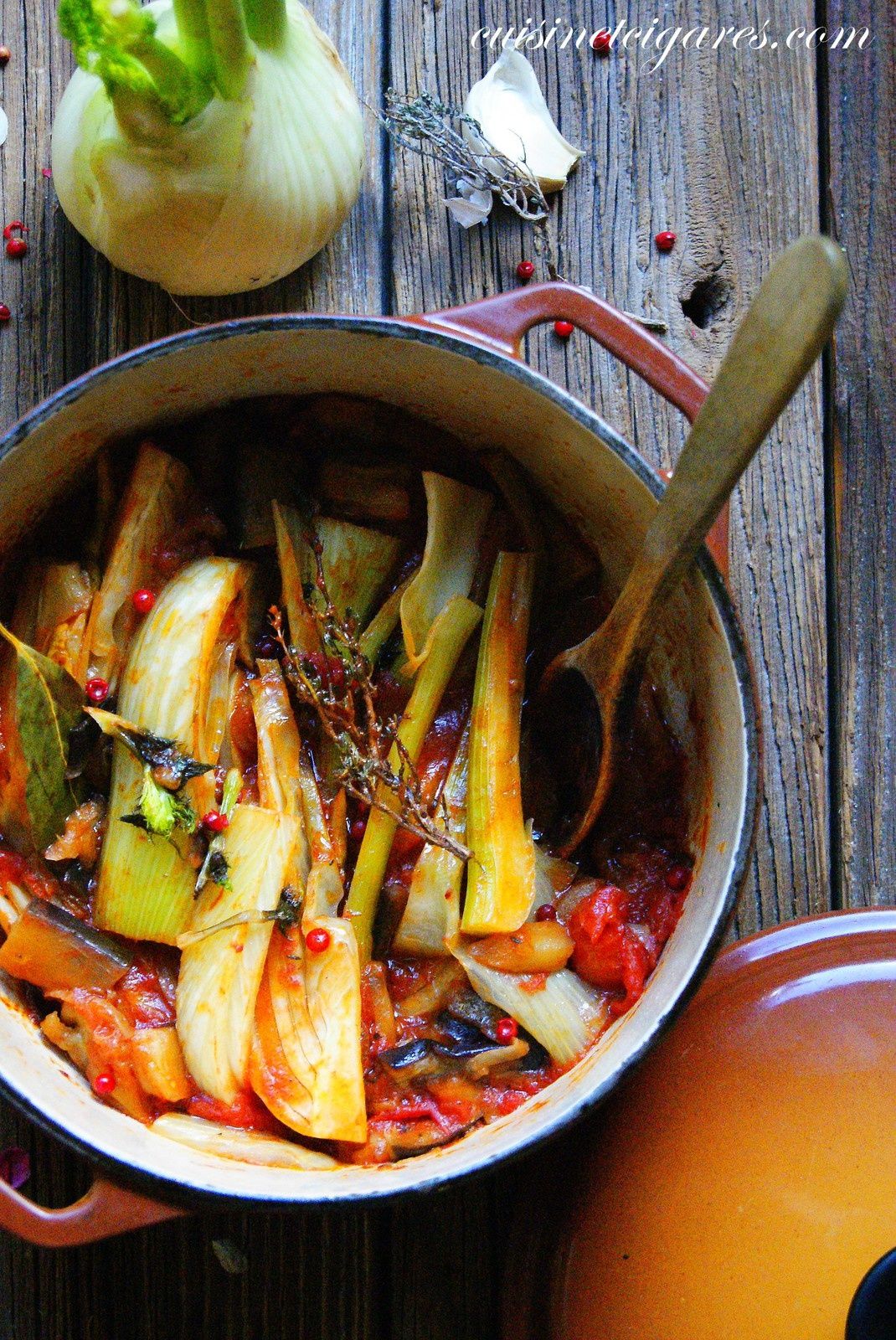 Fenouil braisé à l'aubergine et aux tomates - Cuisine et Cigares