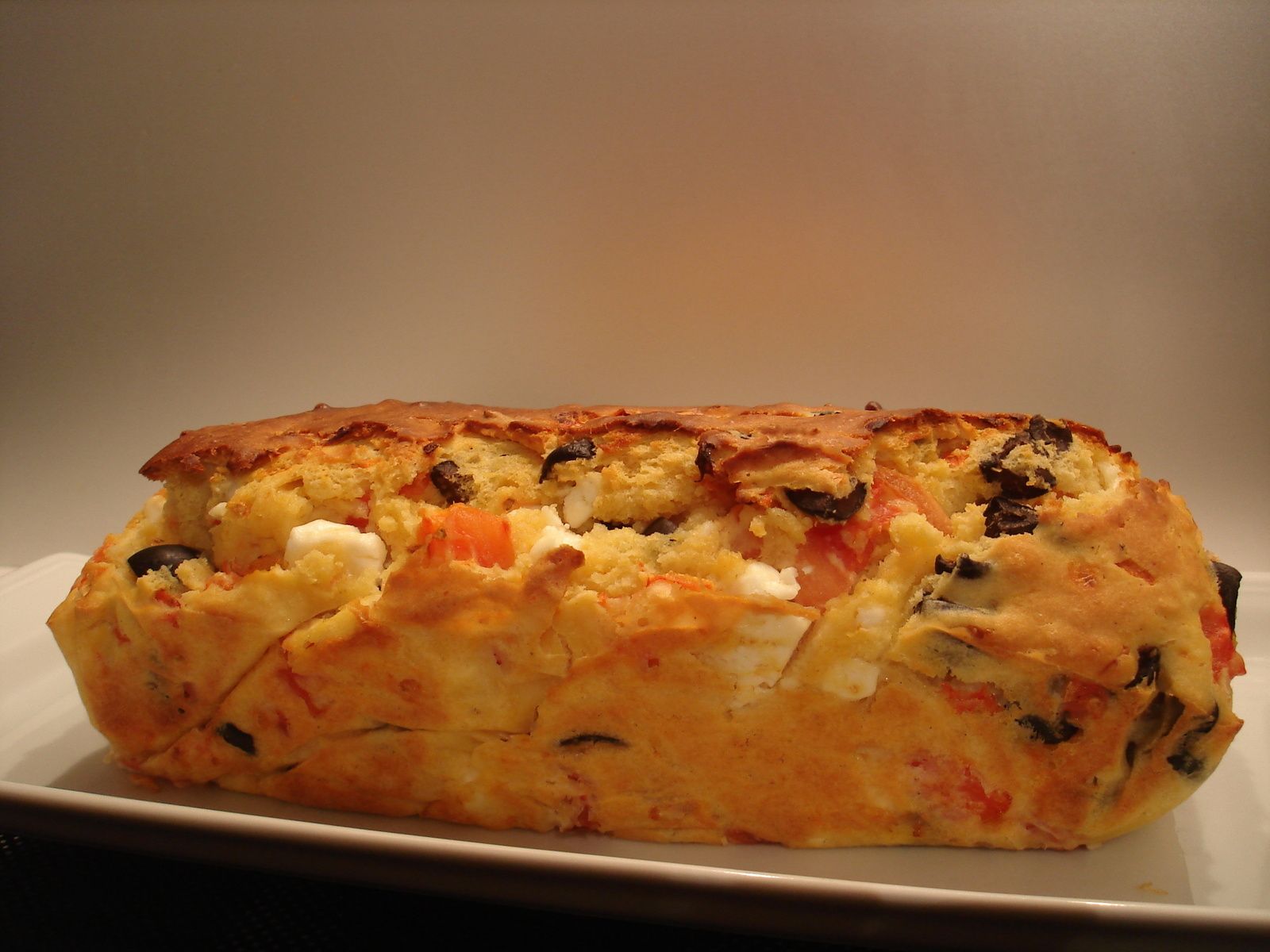 CAKE A LA FETA ET AUX OLIVES