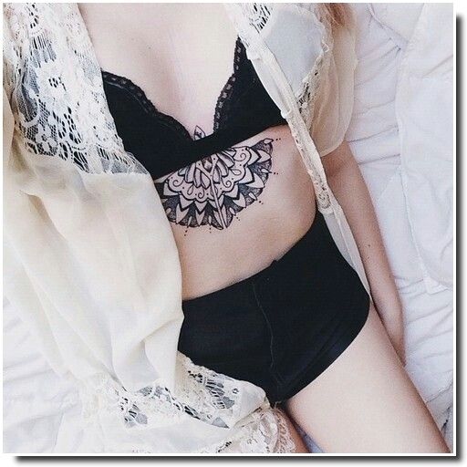 underboobs tattoo - tatouage sternum underboobs tattoo - tatouage sternum