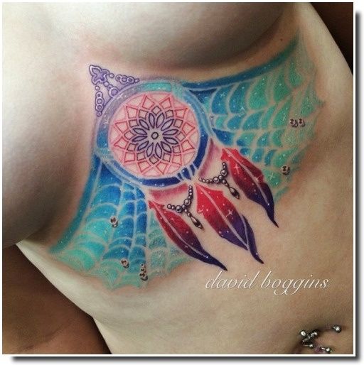 underboobs tattoo - tatouage sternum 