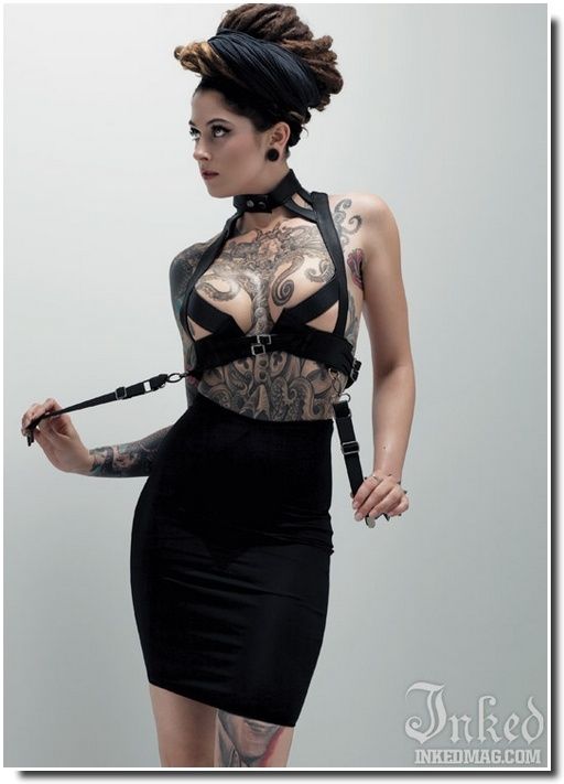 underboobs tattoo - tatouage sternum underboobs tattoo - tatouage sternum