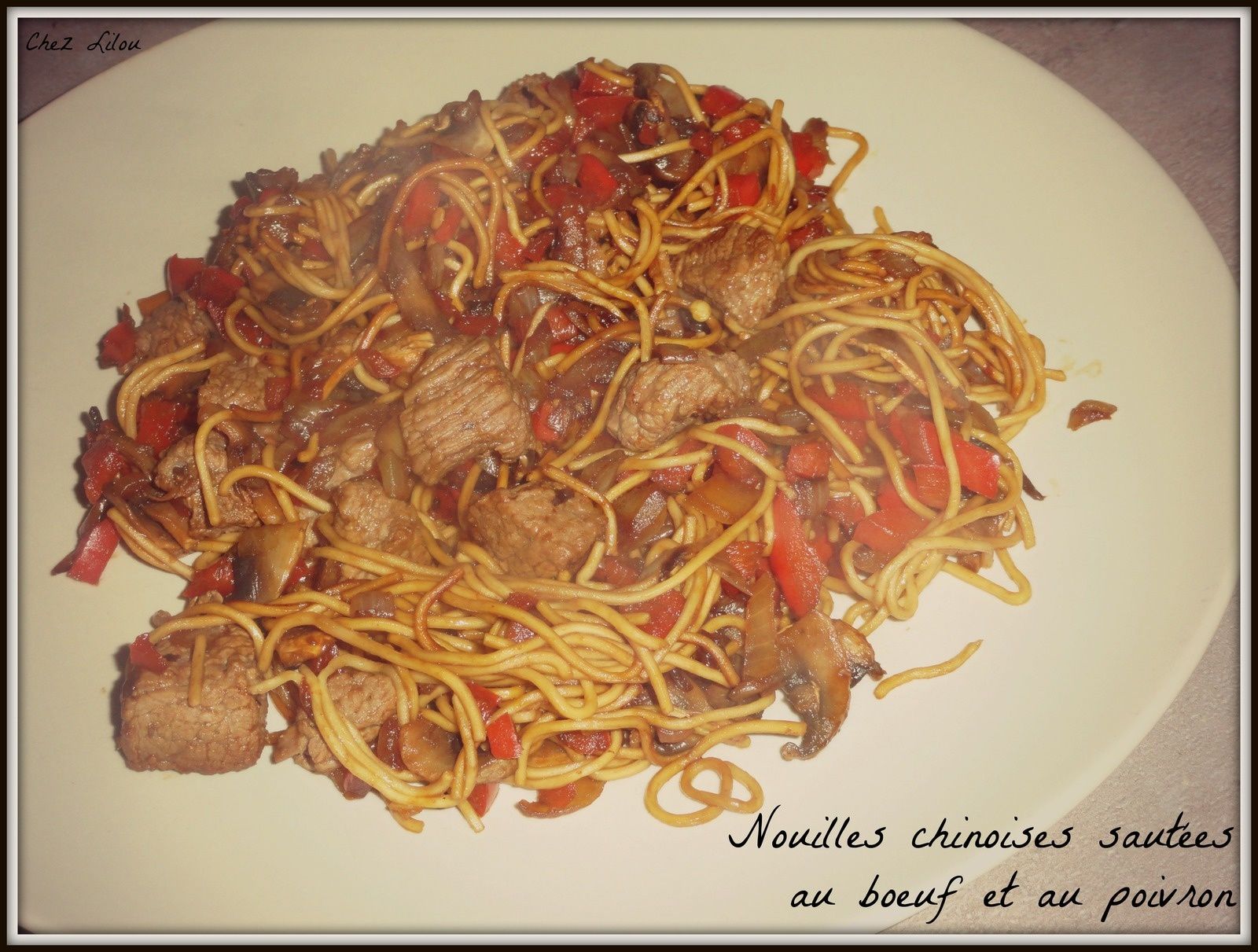Nouilles chinoises sautées au boeuf et au poivron