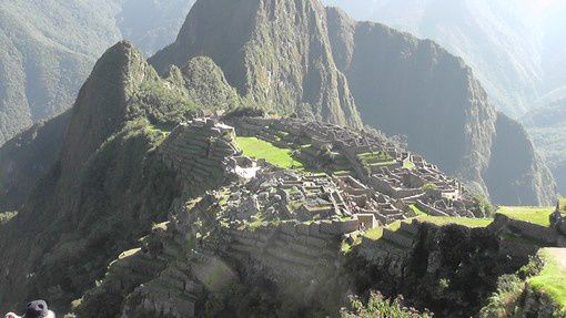 Le site grandiose du Machu Pichu sous le soleil.