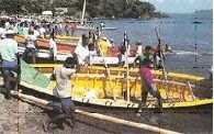 Martinique - Fabrication des "Gommiers" (bateaux de pêche)