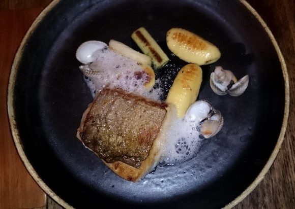 Dersou (paris) joue l'audacieuse rencontre de la gastronomie et du ... Créatif cuisine Bistrot