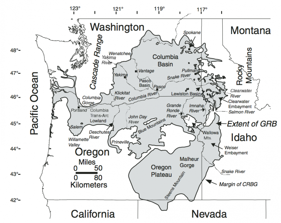 Situation de la Columbia river gorge, par rapport au Columbia river basalt group, à l'ouest des Etats-Unis, recoupant la chaîne volcanique des Cascades.