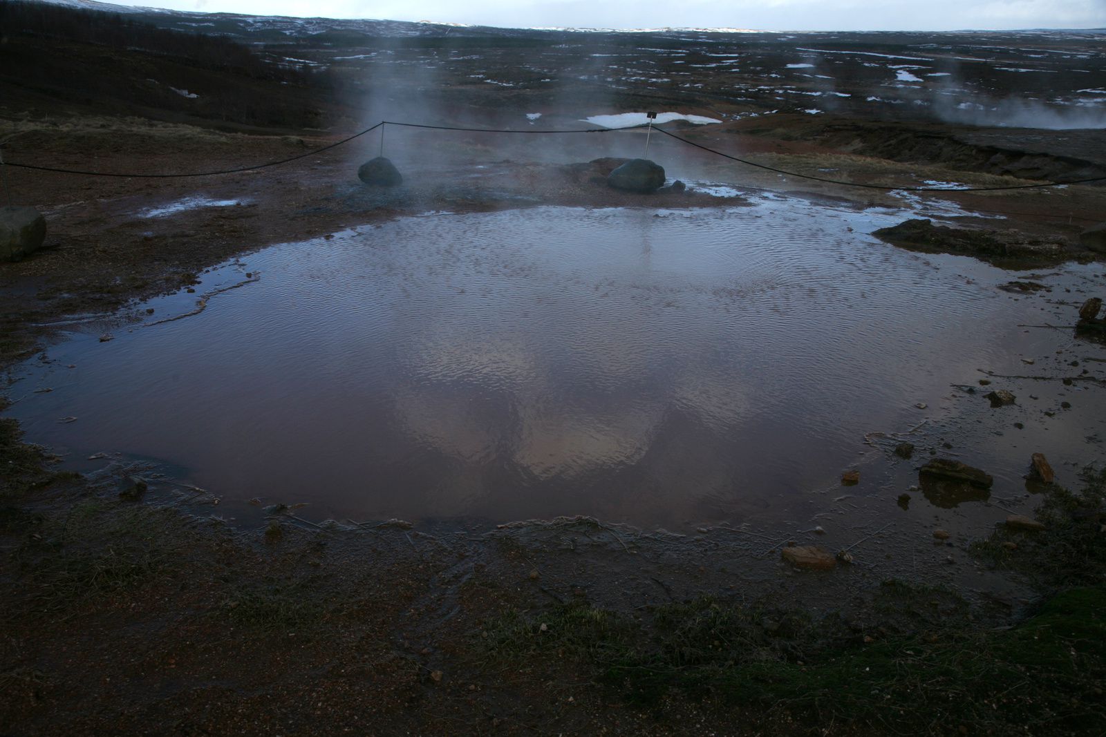 Le champ géothermique de Geysir - Fata, source chaude -  photo © Bernard Duyck 2015
